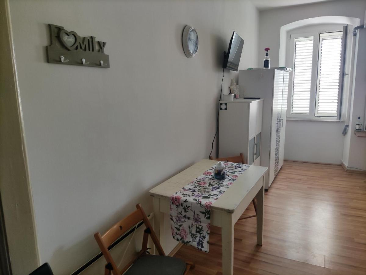 غييكا Studio Apartment Kontiki المظهر الخارجي الصورة